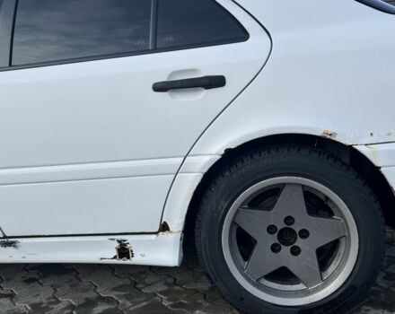 Белый Мерседес 200, объемом двигателя 2 л и пробегом 111 тыс. км за 1500 $, фото 12 на Automoto.ua