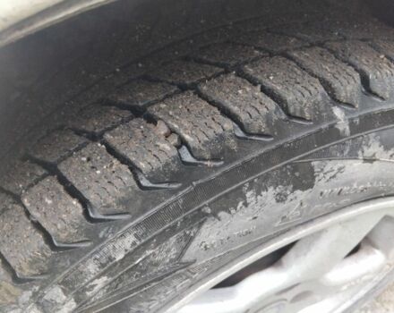 Белый Мерседес 200, объемом двигателя 2 л и пробегом 333 тыс. км за 688 $, фото 3 на Automoto.ua