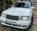 Белый Мерседес 200, объемом двигателя 2 л и пробегом 445 тыс. км за 2500 $, фото 1 на Automoto.ua