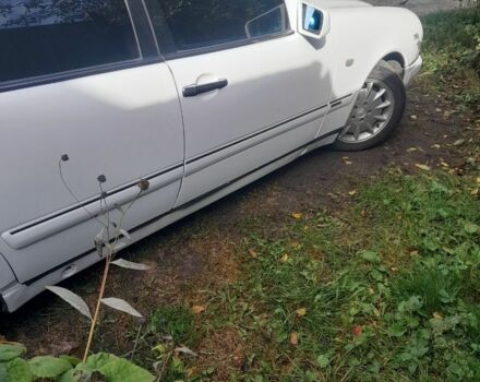 Білий Мерседес 200, об'ємом двигуна 2 л та пробігом 413 тис. км за 3950 $, фото 2 на Automoto.ua