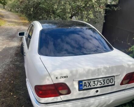 Білий Мерседес 200, об'ємом двигуна 2 л та пробігом 413 тис. км за 3950 $, фото 4 на Automoto.ua
