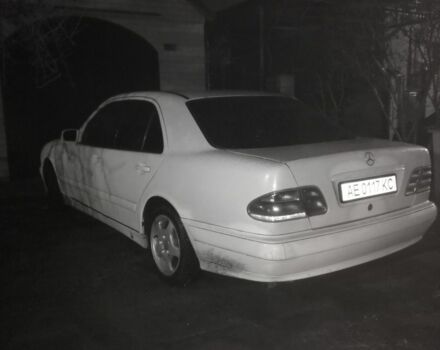 Белый Мерседес 200, объемом двигателя 2.1 л и пробегом 430 тыс. км за 2200 $, фото 1 на Automoto.ua