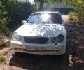 Білий Мерседес 200, об'ємом двигуна 2 л та пробігом 280 тис. км за 1894 $, фото 6 на Automoto.ua