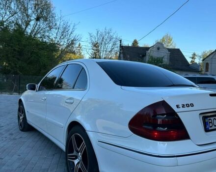 Белый Мерседес 200, объемом двигателя 2.1 л и пробегом 450 тыс. км за 5000 $, фото 3 на Automoto.ua