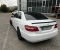 Белый Мерседес 200, объемом двигателя 2.1 л и пробегом 250 тыс. км за 9500 $, фото 4 на Automoto.ua