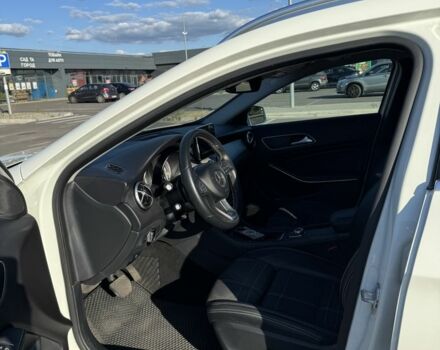 Білий Мерседес 200, об'ємом двигуна 2.1 л та пробігом 117 тис. км за 21400 $, фото 2 на Automoto.ua