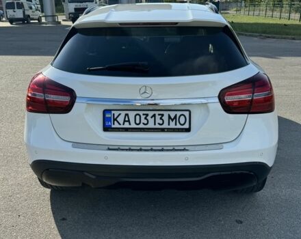 Белый Мерседес 200, объемом двигателя 2.1 л и пробегом 164 тыс. км за 23999 $, фото 5 на Automoto.ua