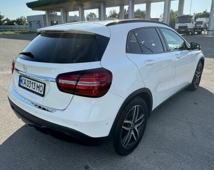 Белый Мерседес 200, объемом двигателя 2.1 л и пробегом 164 тыс. км за 23999 $, фото 4 на Automoto.ua