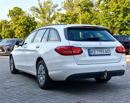 Білий Мерседес 200, об'ємом двигуна 1.6 л та пробігом 240 тис. км за 15800 $, фото 5 на Automoto.ua