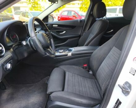 Білий Мерседес 200, об'ємом двигуна 1.6 л та пробігом 240 тис. км за 15800 $, фото 7 на Automoto.ua