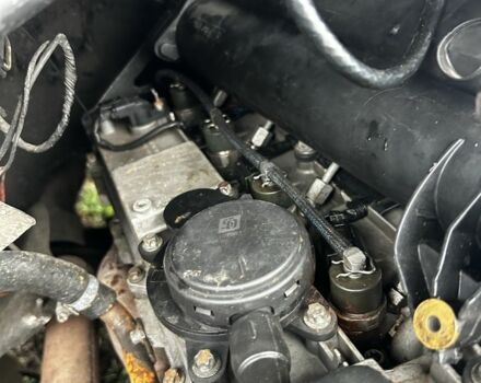 Білий Мерседес 200, об'ємом двигуна 2.1 л та пробігом 500 тис. км за 7100 $, фото 16 на Automoto.ua