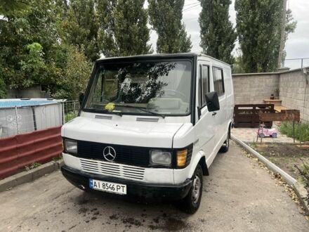 Білий Мерседес 200, об'ємом двигуна 2.3 л та пробігом 333 тис. км за 1800 $, фото 1 на Automoto.ua