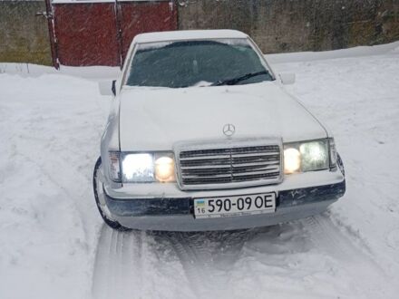 Белый Мерседес 200, объемом двигателя 2 л и пробегом 378 тыс. км за 2050 $, фото 1 на Automoto.ua