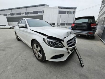 Белый Мерседес 200, объемом двигателя 1.6 л и пробегом 128 тыс. км за 13974 $, фото 1 на Automoto.ua