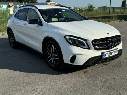 Белый Мерседес 200, объемом двигателя 2.1 л и пробегом 164 тыс. км за 23999 $, фото 1 на Automoto.ua