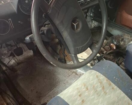 Бежевий Мерседес 200, об'ємом двигуна 2 л та пробігом 200 тис. км за 6000 $, фото 2 на Automoto.ua