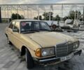 Бежевый Мерседес 200, объемом двигателя 2 л и пробегом 1000 тыс. км за 483 $, фото 1 на Automoto.ua