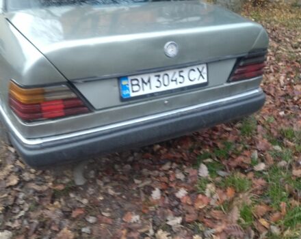 Бежевий Мерседес 200, об'ємом двигуна 2 л та пробігом 330 тис. км за 1600 $, фото 4 на Automoto.ua