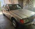 Бежевый Мерседес 200, объемом двигателя 0 л и пробегом 320 тыс. км за 1600 $, фото 1 на Automoto.ua