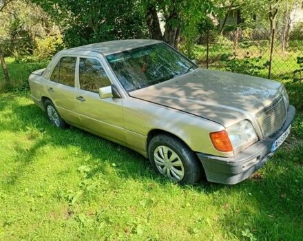 Бежевый Мерседес 200, объемом двигателя 0 л и пробегом 320 тыс. км за 1600 $, фото 7 на Automoto.ua