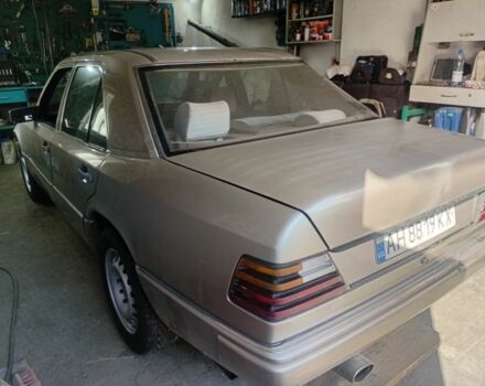 Бежевый Мерседес 200, объемом двигателя 0 л и пробегом 320 тыс. км за 1600 $, фото 2 на Automoto.ua