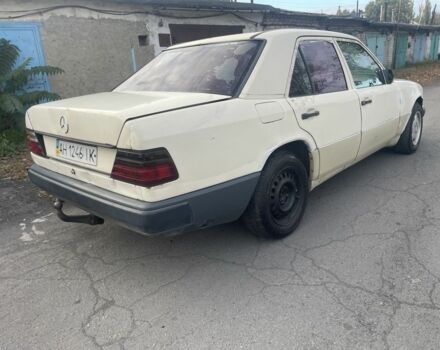 Мерседес 200 1997 в Першотравенске на Automoto.ua Бежевый Мерседес 200, объемом двигателя 0 л и пробегом 265 тыс. км за 1199 $, фото 4 на Automoto.ua
