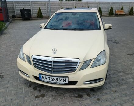 Бежевый Мерседес 200, объемом двигателя 2.1 л и пробегом 276 тыс. км за 11400 $, фото 11 на Automoto.ua