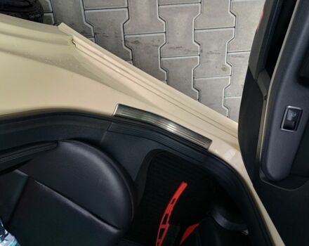 Бежевый Мерседес 200, объемом двигателя 2.1 л и пробегом 276 тыс. км за 11400 $, фото 8 на Automoto.ua