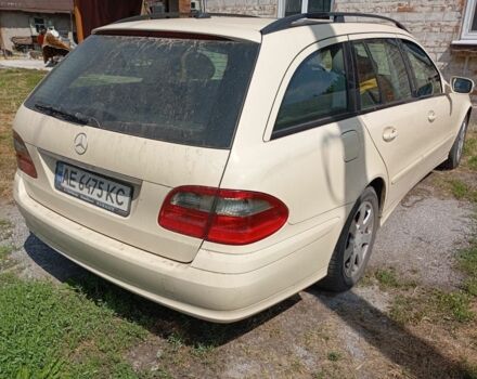Бежевый Мерседес 200, объемом двигателя 2.1 л и пробегом 280 тыс. км за 6000 $, фото 7 на Automoto.ua