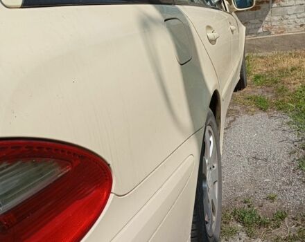 Бежевый Мерседес 200, объемом двигателя 2.1 л и пробегом 280 тыс. км за 6000 $, фото 6 на Automoto.ua