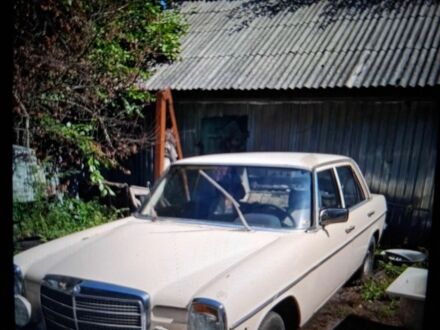 Бежевий Мерседес 200, об'ємом двигуна 2 л та пробігом 200 тис. км за 6000 $, фото 1 на Automoto.ua