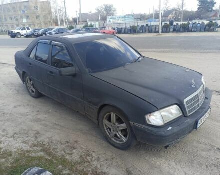 Черный Мерседес 200, объемом двигателя 1.8 л и пробегом 3 тыс. км за 2000 $, фото 1 на Automoto.ua