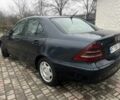 Черный Мерседес 200, объемом двигателя 2.1 л и пробегом 370 тыс. км за 3650 $, фото 3 на Automoto.ua