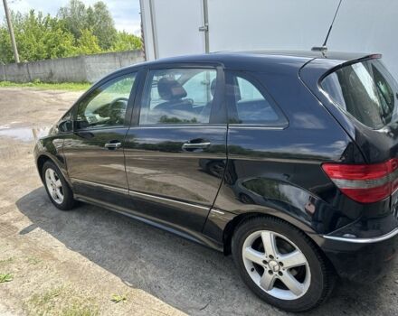 Черный Мерседес 200, объемом двигателя 2 л и пробегом 310 тыс. км за 6300 $, фото 3 на Automoto.ua