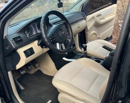 Черный Мерседес 200, объемом двигателя 2 л и пробегом 230 тыс. км за 7199 $, фото 5 на Automoto.ua