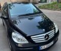 Черный Мерседес 200, объемом двигателя 2 л и пробегом 238 тыс. км за 6200 $, фото 1 на Automoto.ua