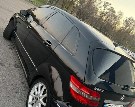 Черный Мерседес 200, объемом двигателя 2 л и пробегом 230 тыс. км за 7199 $, фото 1 на Automoto.ua