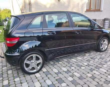 Чорний Мерседес 200, об'ємом двигуна 2 л та пробігом 182 тис. км за 7700 $, фото 9 на Automoto.ua