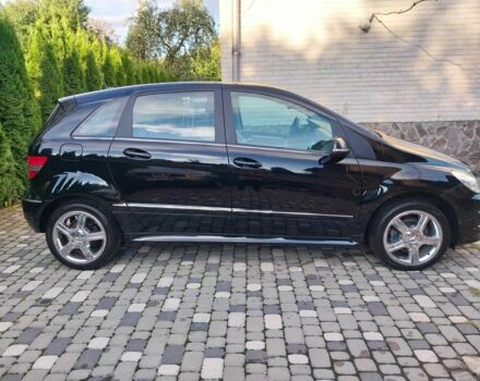 Чорний Мерседес 200, об'ємом двигуна 2 л та пробігом 182 тис. км за 7700 $, фото 10 на Automoto.ua