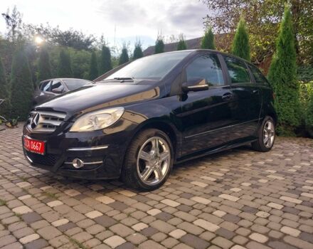 Чорний Мерседес 200, об'ємом двигуна 2 л та пробігом 182 тис. км за 7700 $, фото 23 на Automoto.ua