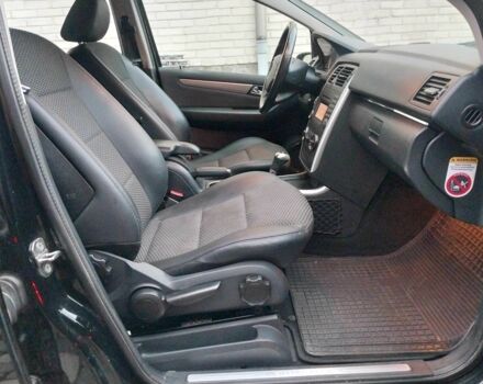 Чорний Мерседес 200, об'ємом двигуна 2 л та пробігом 182 тис. км за 7700 $, фото 16 на Automoto.ua