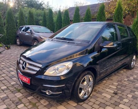 Чорний Мерседес 200, об'ємом двигуна 2 л та пробігом 182 тис. км за 7700 $, фото 5 на Automoto.ua
