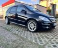 Черный Мерседес 200, объемом двигателя 2 л и пробегом 128 тыс. км за 7800 $, фото 1 на Automoto.ua