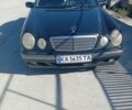 Чорний Мерседес 200, об'ємом двигуна 2 л та пробігом 470 тис. км за 3300 $, фото 1 на Automoto.ua