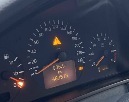 Чорний Мерседес 200, об'ємом двигуна 2 л та пробігом 3 тис. км за 2300 $, фото 19 на Automoto.ua