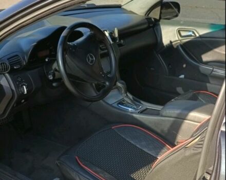 Чорний Мерседес 200, об'ємом двигуна 1.8 л та пробігом 315 тис. км за 4200 $, фото 3 на Automoto.ua