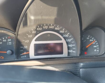 Черный Мерседес 200, объемом двигателя 2.1 л и пробегом 450 тыс. км за 3900 $, фото 6 на Automoto.ua