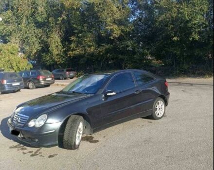 Чорний Мерседес 200, об'ємом двигуна 1.8 л та пробігом 315 тис. км за 4200 $, фото 1 на Automoto.ua