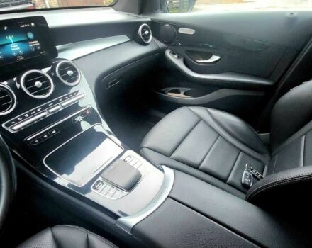 Черный Мерседес 200, объемом двигателя 2 л и пробегом 27 тыс. км за 47700 $, фото 5 на Automoto.ua