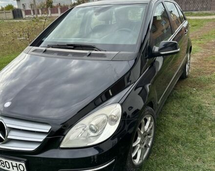 Черный Мерседес 200, объемом двигателя 2 л и пробегом 207 тыс. км за 7000 $, фото 2 на Automoto.ua